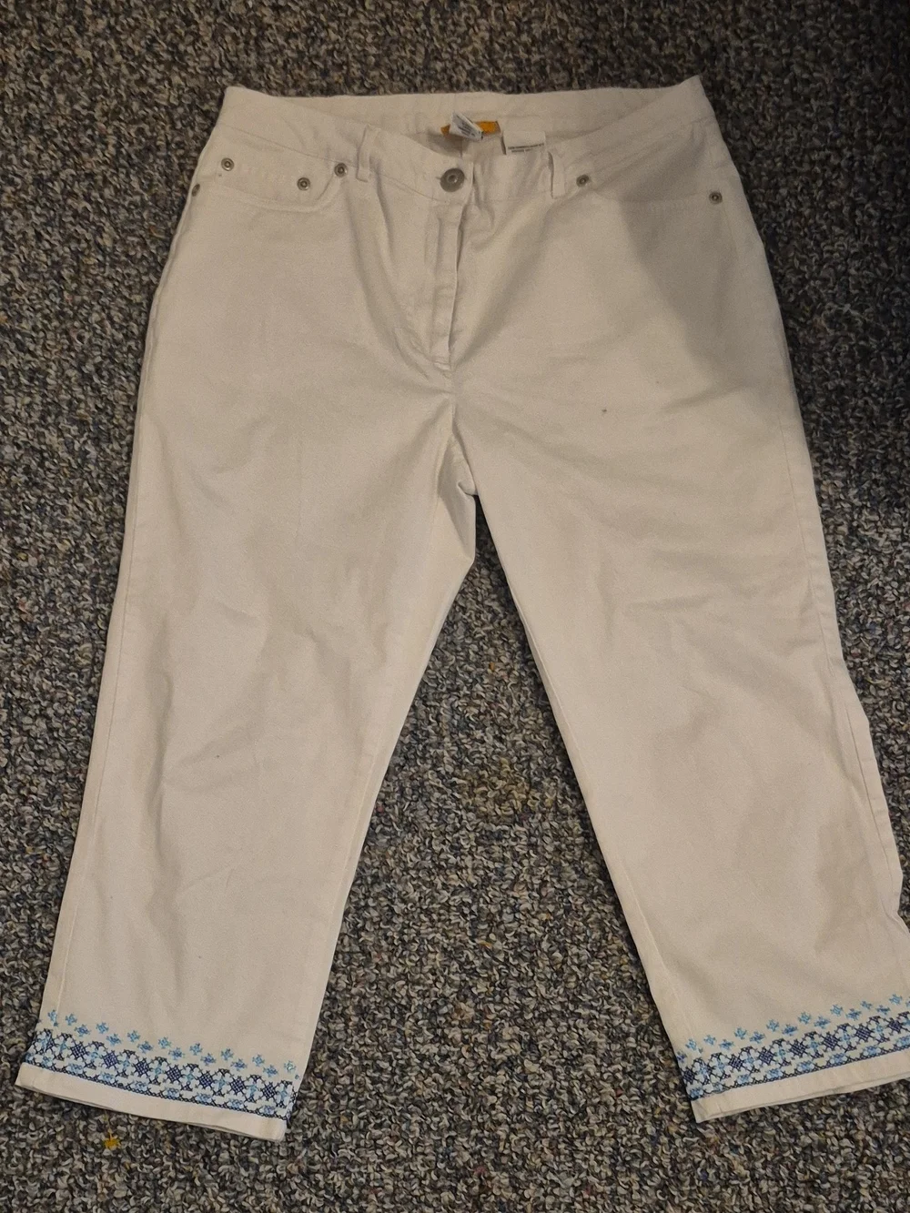 Ruby Rd. White Cropped Jeans with Blue Embroidered Hem